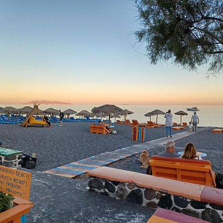 Located By The Sea One Beachfront Private Captain Lazaros Pool Villa With Loft In 750Sqm Spacious Private Plot-Jacuzzi-Sunrelax-Furnished Terace-Gazebo-Private Parking,Sleep 3 Adults And 2 Children, Just Steps From The Black Beach-Seaview Perissa  Buitenkant foto