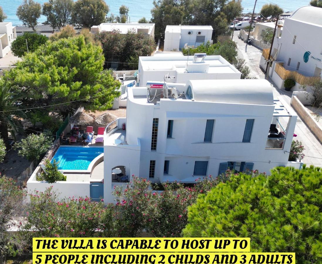 Located By The Sea One Beachfront Private Captain Lazaros Pool Villa With Loft In 750Sqm Spacious Private Plot-Jacuzzi-Sunrelax-Furnished Terace-Gazebo-Private Parking,Sleep 3 Adults And 2 Children, Just Steps From The Black Beach-Seaview Perissa  Buitenkant foto